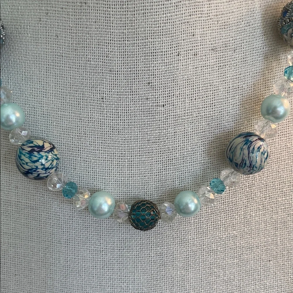 ARTISAN Aquamarine Bead Blue Pearlescent Design Necklace